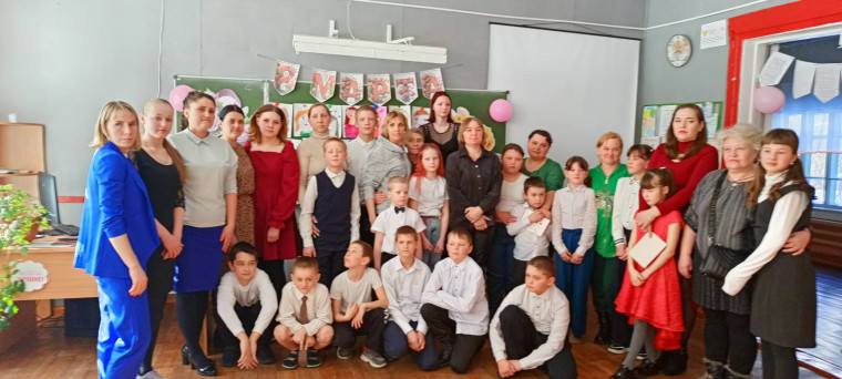 Международный Женский День.